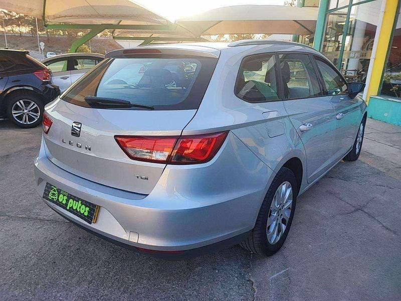 Usado Seat Leon ST Ecomotive 105 HP (77 kW) 2014 Cinzento Carrinha