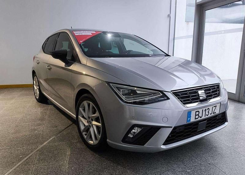 Usado Seat Ibiza 115 HP (84 kW) 2024 Cinzento Citadino