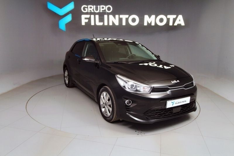 Preto Usado 2023 Kia Rio Citadino | € 16.620 (Preço justo) - Imagem 1/1