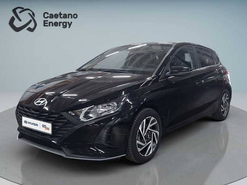 Phantom black (metalizado) Usado 2023 Hyundai i20 Comfort | € 16.250 (Preço justo) - Imagem 1/4