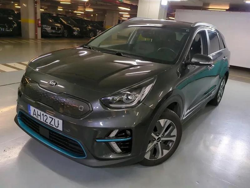Cinza Usado 2021 Kia e-Niro SUV | € 22.990 (Preço justo) - Imagem 1/4