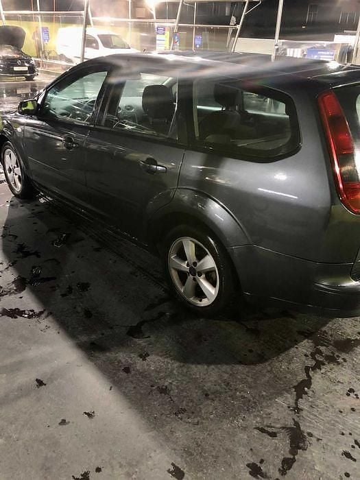 Usado Ford Focus 90 HP (66 kW) 2007 Sedan