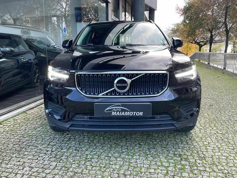 Usado Volvo XC40 Momentum 129 HP (94 kW) 2022 Preto SUV