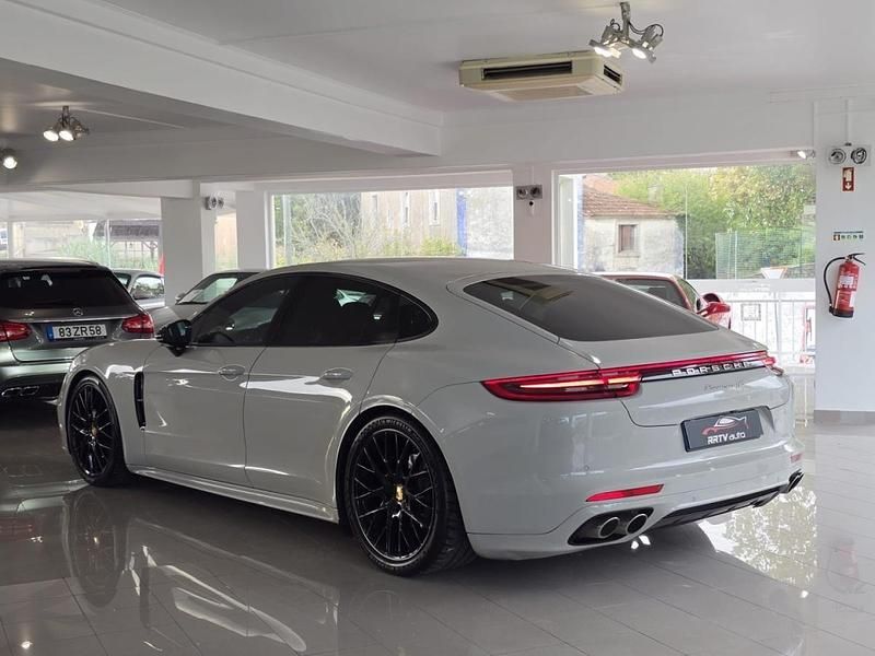 Usado Porsche Panamera 422 HP (310 kW) 2017 Cinzento