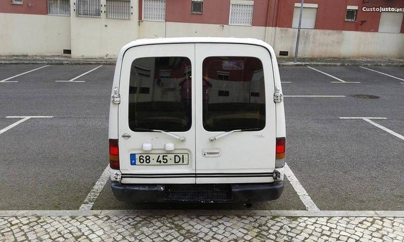 Nissan sunny van