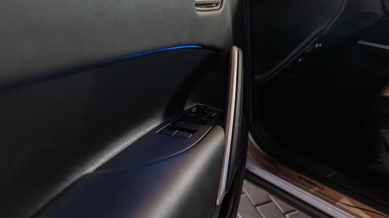 Usado Toyota Corolla Cross Luxury 197 HP (144 kW) 2024 Cinza SUV