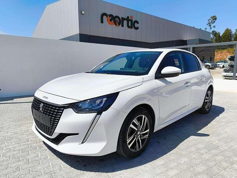 Branco Usado 2021 Peugeot 208 Allure Citadino | € 16.250 (Preço justo) - Imagem 1/4