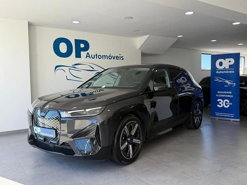 Preto Usado 2023 BMW iX SUV | € 51.450 (Preço elevado) - Imagem 1/4