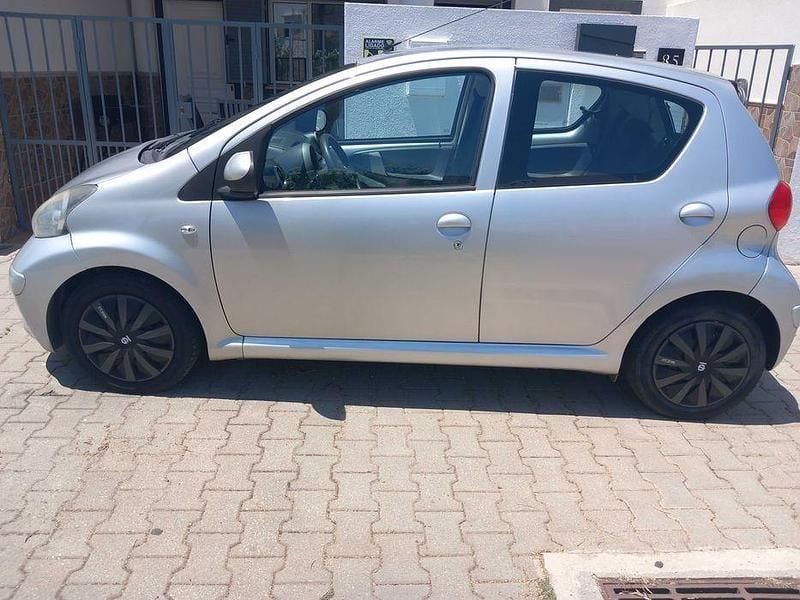 Usado 2006 Toyota Aygo Citadino | € 5.200 (Caro) - Imagem 1/4