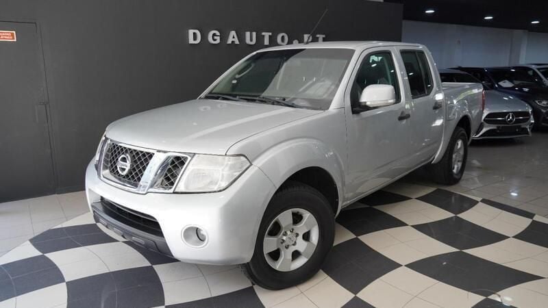 Cinzento Usado 2012 Nissan Navara Pickup | € 17.990 (Preço justo) - Imagem 1/4
