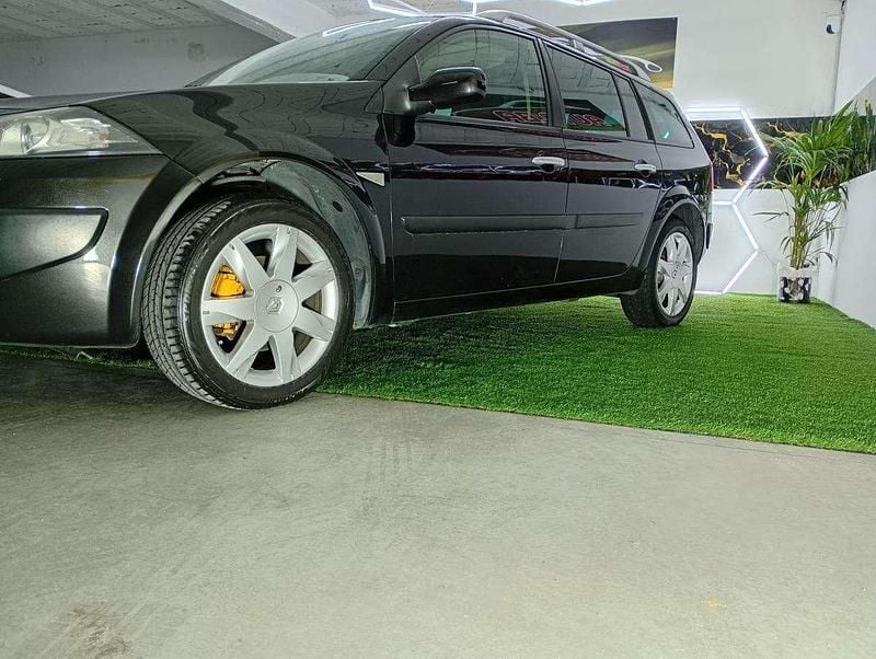 Usado Renault Mégane III 105 HP (77 kW) 2009 Preto Carrinha