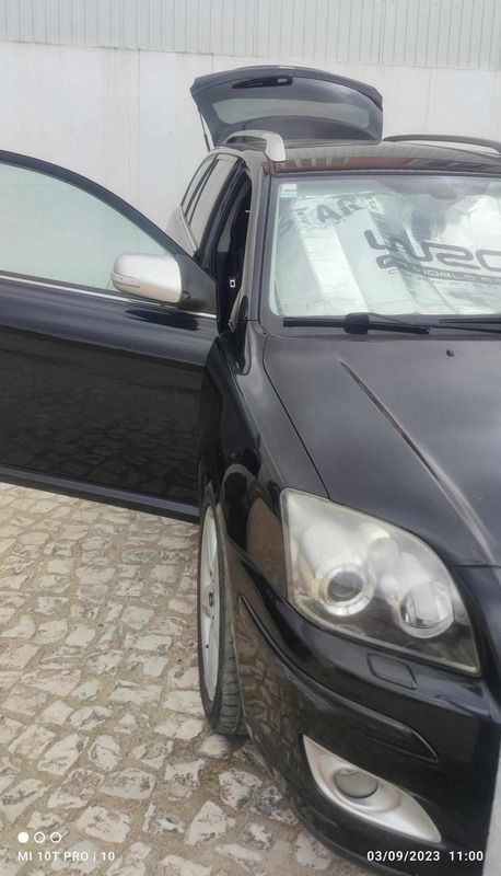 Preto Usado 2007 Toyota Avensis Carrinha | € 7.000 (Caro) - Imagem 1/4