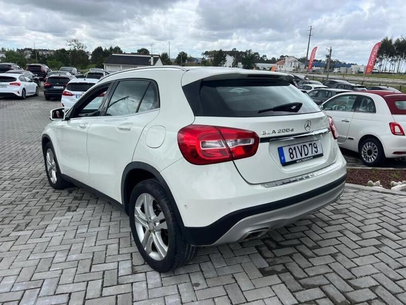 Branco Usado 2018 Mercedes GLA200 SUV | € 18.900 (Preço justo) - Imagem 1/4
