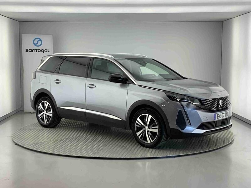 Cinzento Usado 2024 Peugeot 5008 Allure Monovolume | € 33.990 (Preço justo) - Imagem 1/4