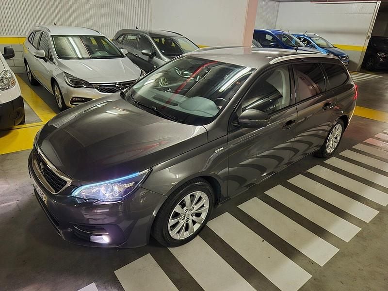 Cinza Usado 2018 Peugeot 308 Style Carrinha | € 11.780 (Bom preço) - Imagem 1/4