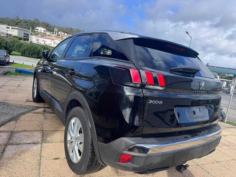Usado Peugeot 3008 Active 130 HP (95 kW) 2019 Preto SUV