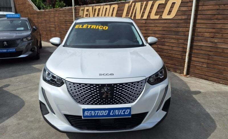 Branco Usado 2021 Peugeot e-2008 Allure SUV | € 22.480 (Preço elevado) - Imagem 1/4