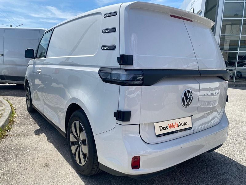 Usado VW ID. Buzz Pro 210 kW (286 HP) 2024 Branco Monovolume