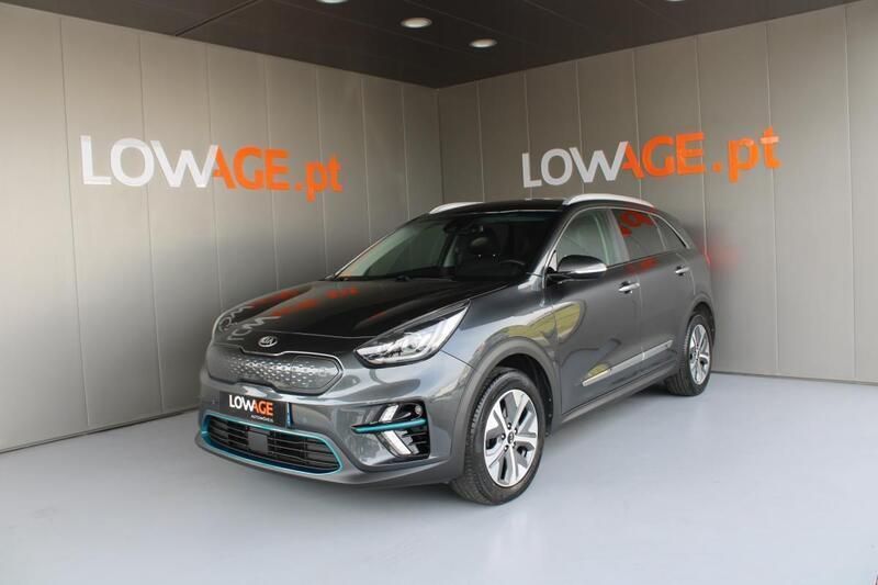 Cinzento Usado 2021 Kia e-Niro SUV | € 25.300 (Preço justo) - Imagem 1/4