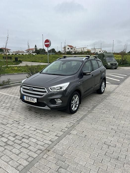 Usado 2020 Ford Kuga SUV | € 16.500 - Imagem 1/4