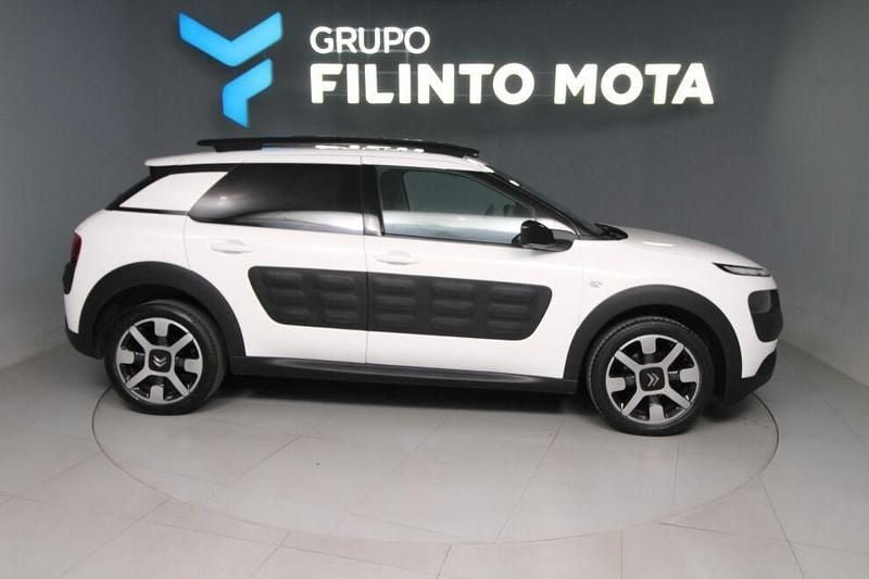 Branco Usado 2017 Citroën C4 Feel | € 10.990 (Preço justo) - Imagem 1/4