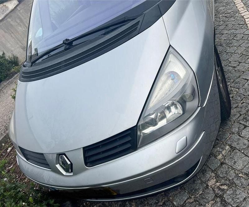 Usado 2005 Renault Espace Monovolume | € 4.000 - Imagem 1/4