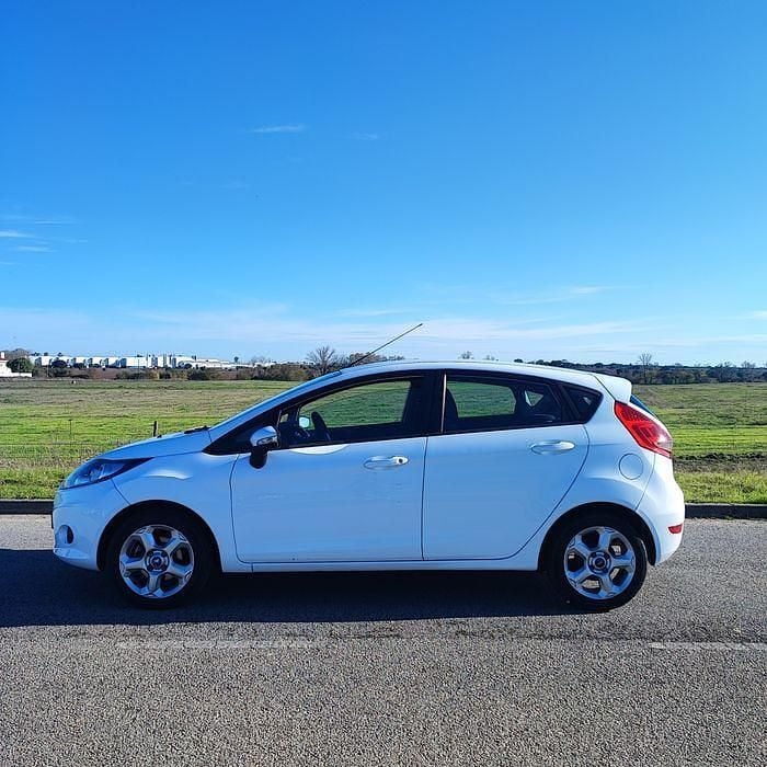 Usado 2010 Ford Fiesta Sedan | € 4.990 (Bom preço) - Imagem 1/4