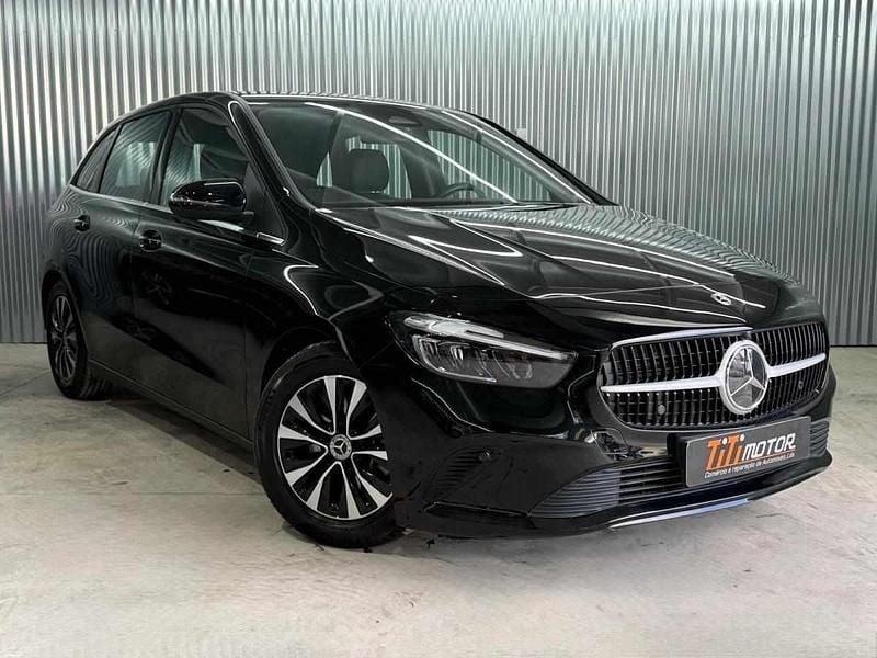 Preto Usado 2023 Mercedes B180 Monovolume | € 30.950 (Super Preço) - Imagem 1/4