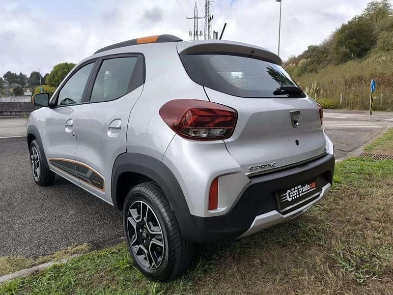 Usado Dacia Spring Comfort Plus 33 kW (45 HP) 2022 Cinzento Citadino