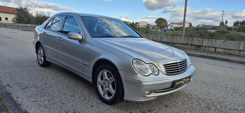 Cinza Usado 2002 Mercedes C220 Avantgarde Sedan | € 4.500 (Preço justo) - Imagem 1/4
