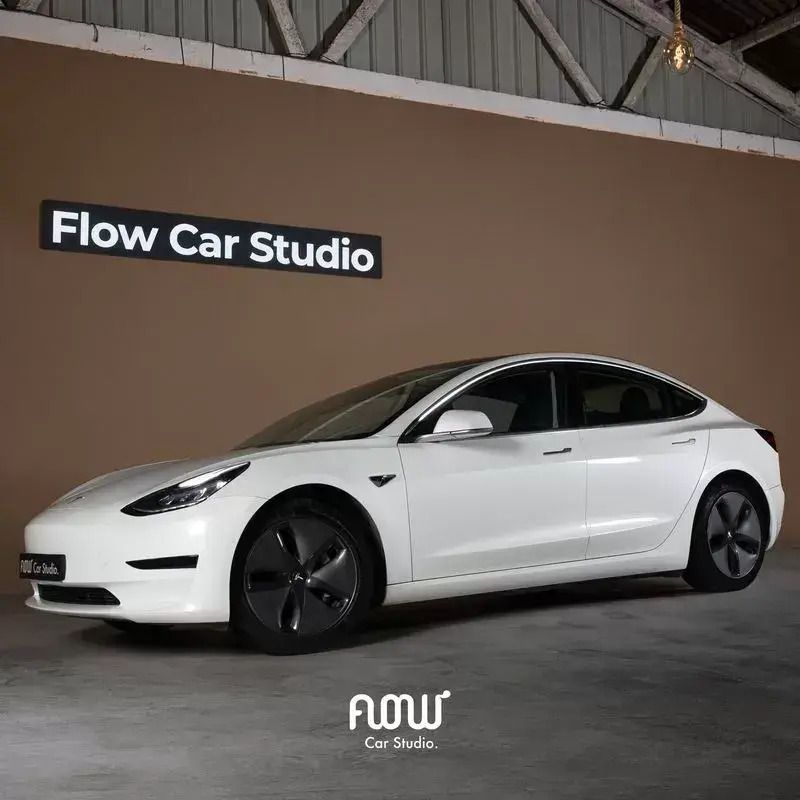 Branco Usado 2020 Tesla Model 3 Standard Range Sedan | € 31.950 (Caro) - Imagem 1/4