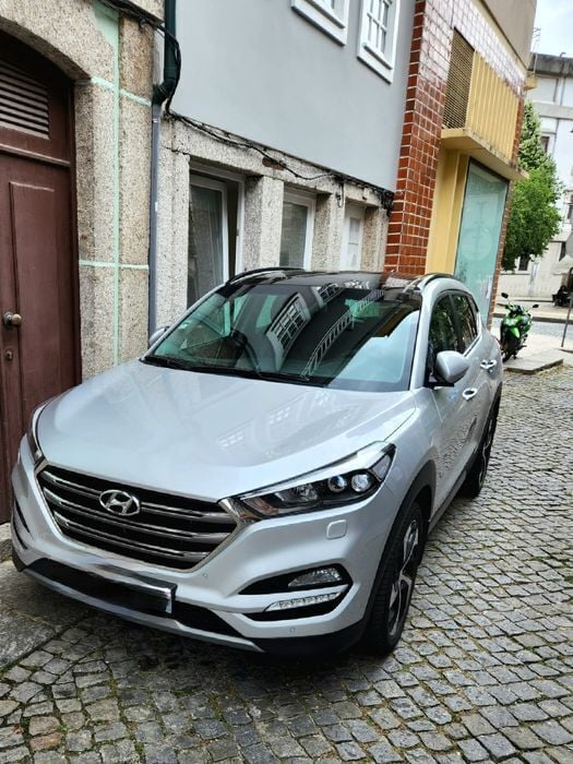 Cinzento Usado 2017 Hyundai Tucson Premium SUV | € 18.000 (Bom preço) - Imagem 1/4