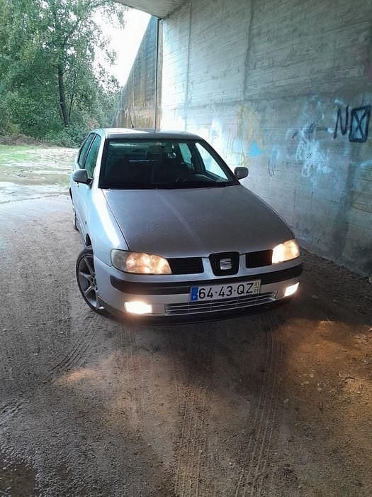 Usado 2001 Seat Cordoba Sedan | € 2.299 - Imagem 1/4
