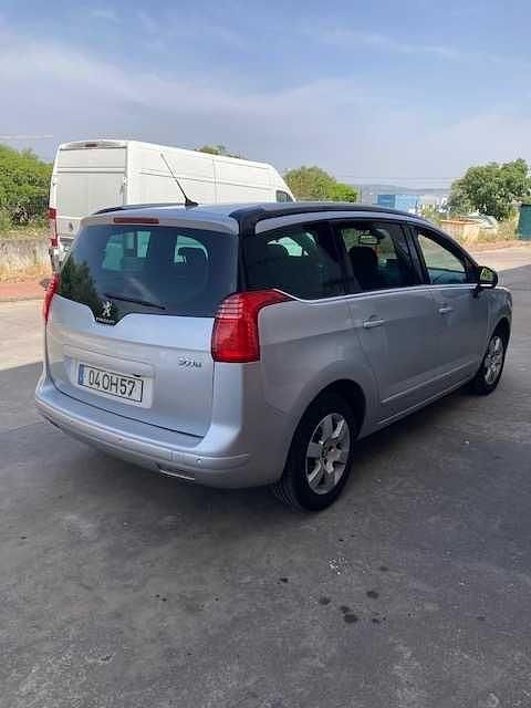 Usado 2014 Peugeot 5008 Monovolume | € 7.950 (Preço justo) - Imagem 1/4