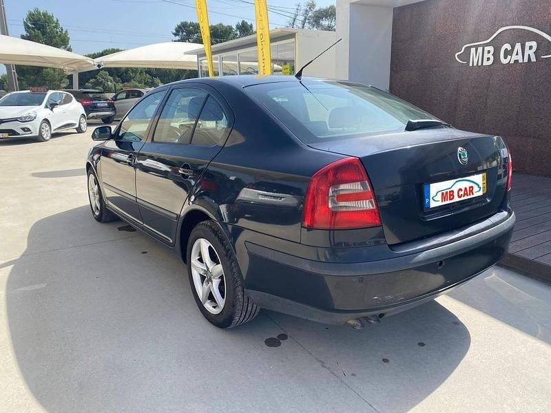 Usado Skoda Octavia 105 HP (77 kW) 2006 Preto