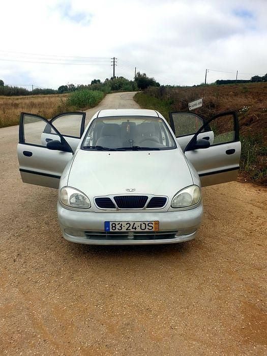 Usado Chevrolet Lanos 75 HP (55 kW) 2000 Sedan