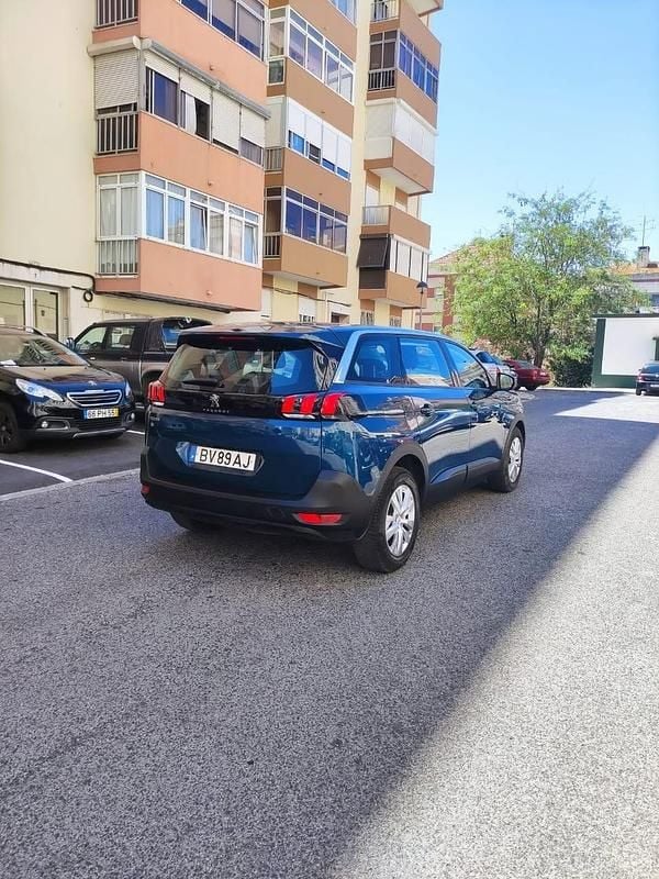 Azul Usado 2022 Peugeot 5008 Allure Monovolume | € 25.900 (Bom preço) - Imagem 1/4