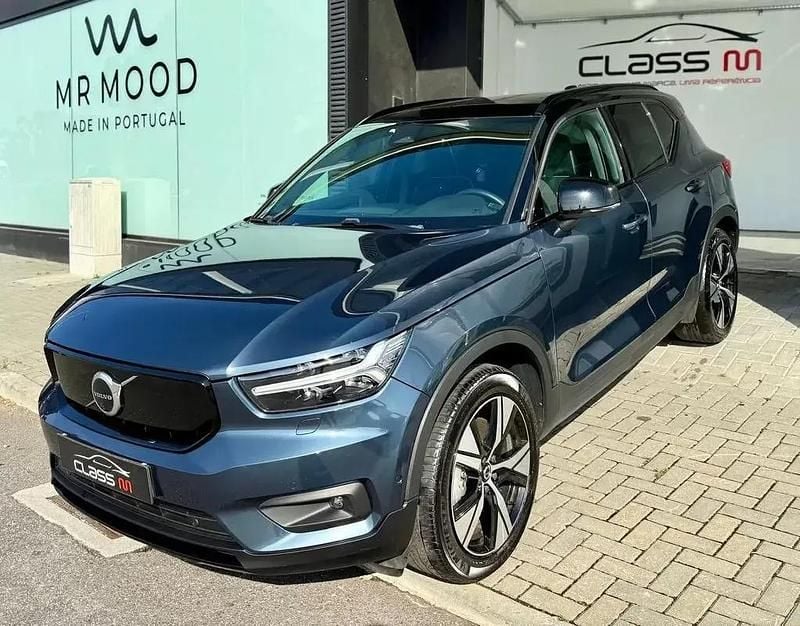 Azul escuro Usado 2023 Volvo XC40 Core SUV | € 29.950 - Imagem 1/4