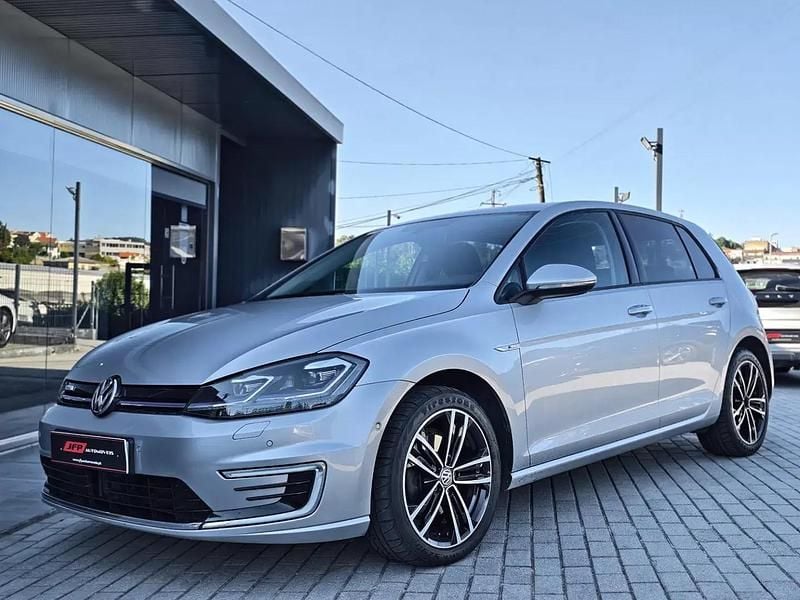 Cinzento Usado 2019 VW e-Golf Citadino | € 13.800 (Bom preço) - Imagem 1/4