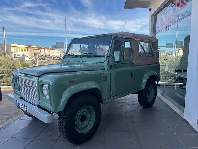 Usado Land Rover Defender 113 HP (83 kW) 1994 Verde SUV