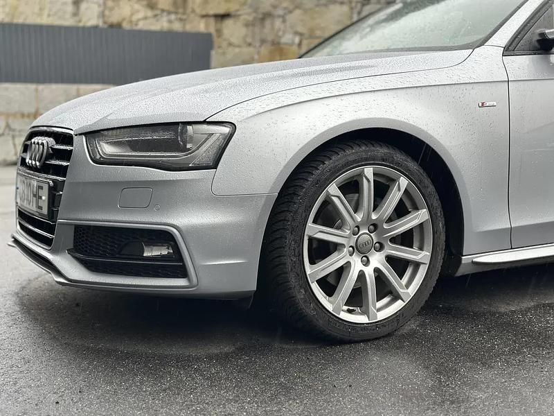 Usado Audi A4 S-Line 150 HP (110 kW) 2015 Cinzento Carrinha