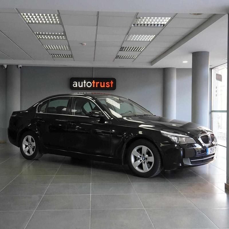 Preto Usado 2008 BMW 520 Sedan | € 11.900 (Caro) - Imagem 1/4