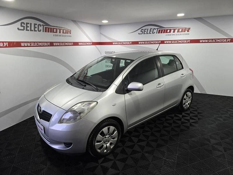 Cinzento Usado 2008 Toyota Yaris | € 5.000 (Super Preço) - Imagem 1/4