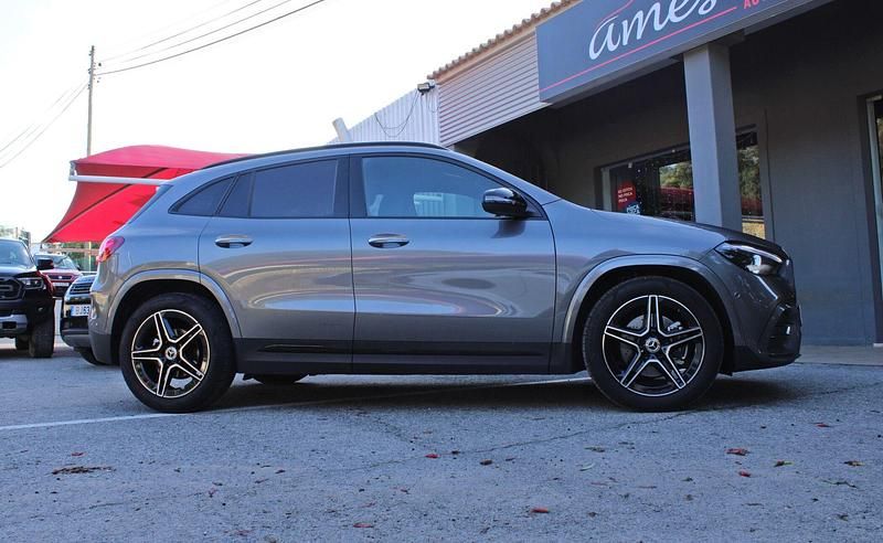 Usado Mercedes GLA180 AMG line 116 HP (85 kW) 2025 Cinza SUV