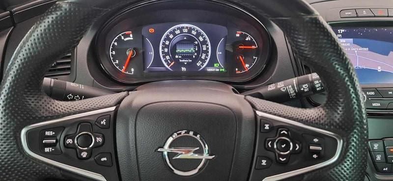 Usado Opel Insignia 140 HP (102 kW) 2014 Branco Carrinha