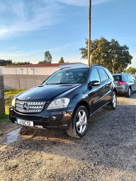 Usado 2006 Mercedes ML320 SUV | € 10.900 - Imagem 1/4