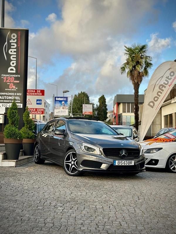 Cinza Usado 2014 Mercedes A200 AMG line | € 18.495 - Imagem 1/4