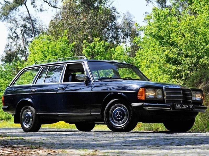 Azul escuro Usado 1980 Mercedes E230 Carrinha | € 21.750 - Imagem 1/4