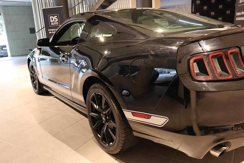 Usado Ford Mustang GT 309 HP (227 kW) 2014 Preto Cabrios