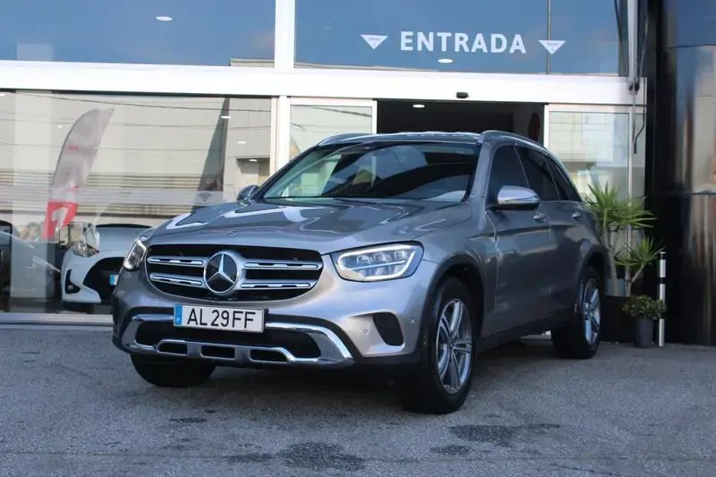 Usado Mercedes GLC300e 320 HP (235 kW) 2021 Cinzento SUV